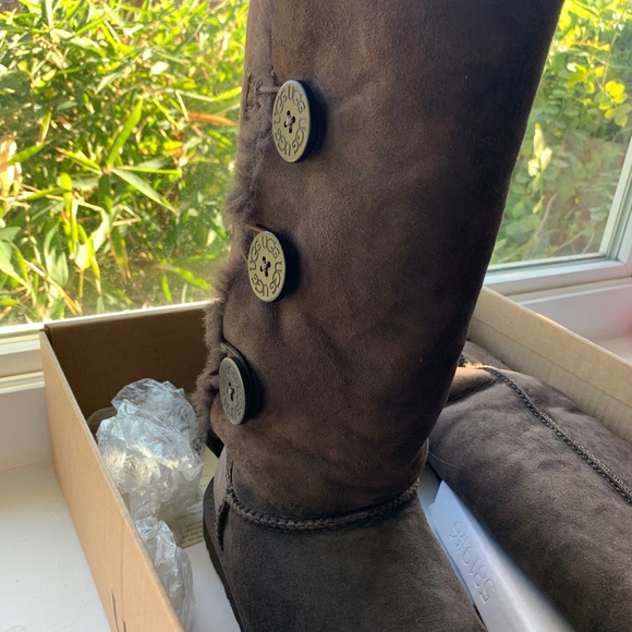UGG boots. Size 6 - Picture 2 of 3